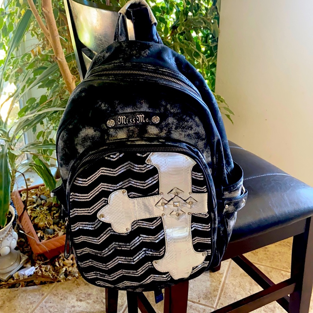 Miss Me Backpack💞